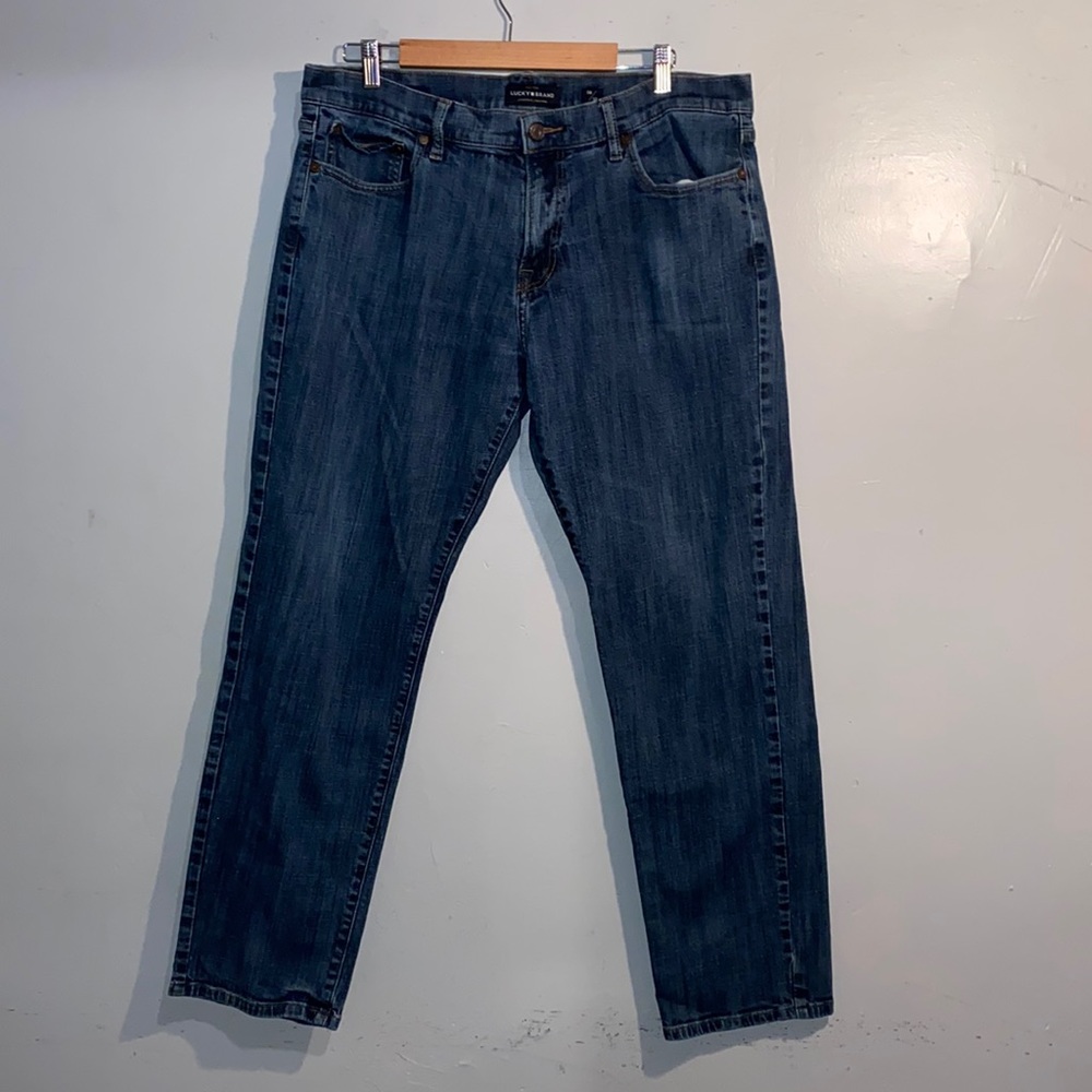 Lucky brand men 221 straight jean size 38/32